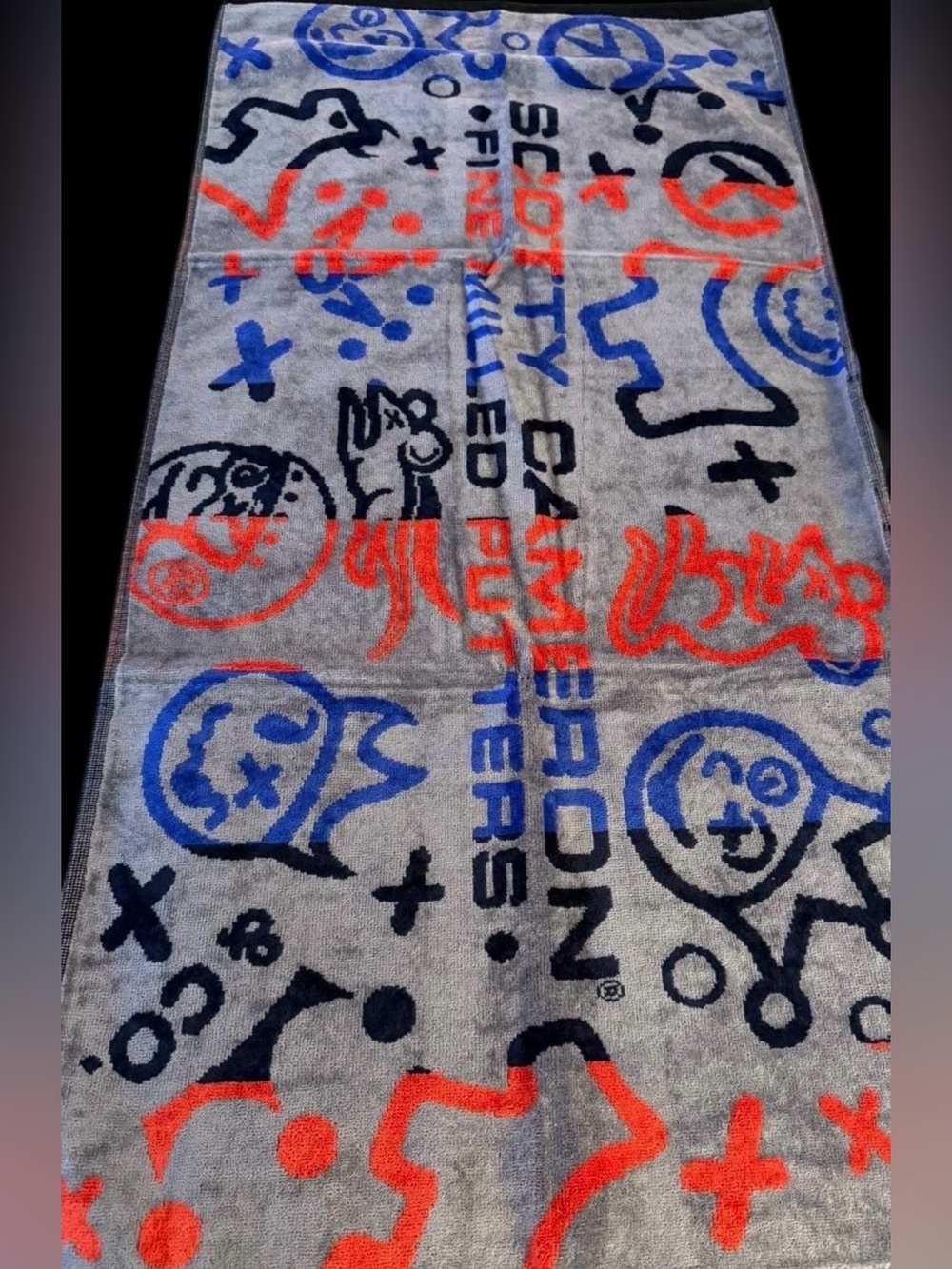 NWT SCOTTY CAMERON GALLERY Crown Crew large Golf Towel Gray Red Blue Black